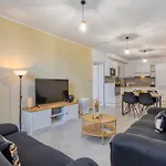Anita's Modern Near Sliema, Valletta, St Julians Msida
