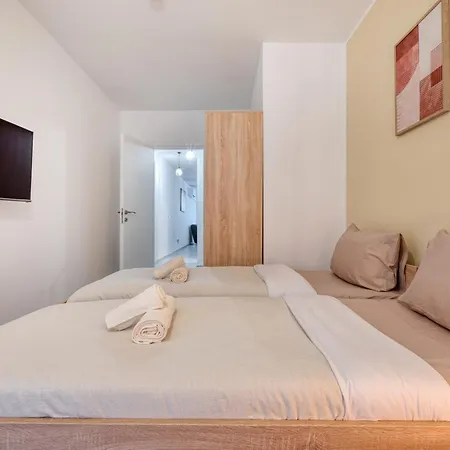 Anita's Modern Near Sliema, Valletta, St Julians Msida