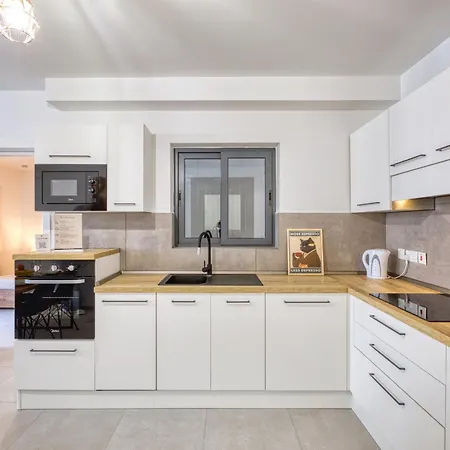 Apartment Anita's Modern Near Sliema, Valletta, St Julians