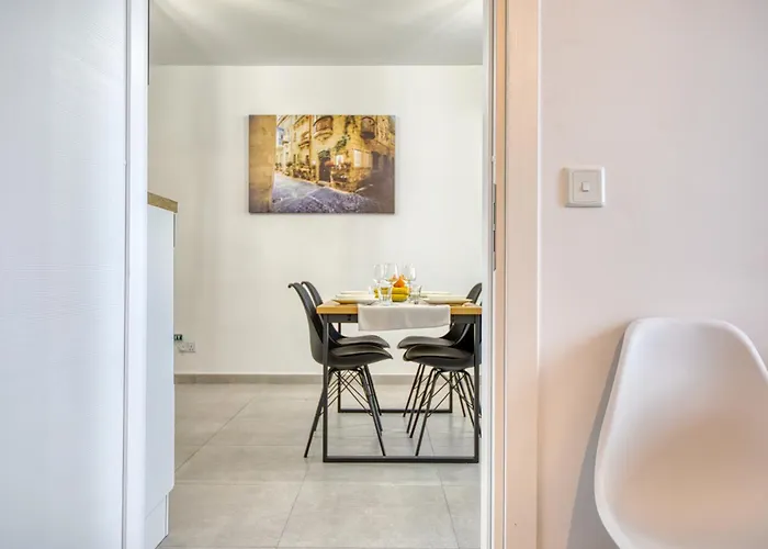 Anita's Modern Near Sliema, Valletta, St Julians