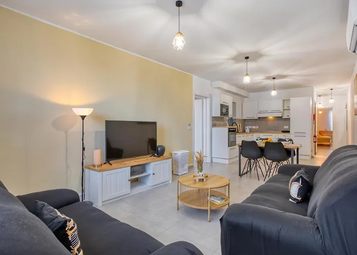 Anita's Modern Near Sliema, Valletta, St Julians Msida